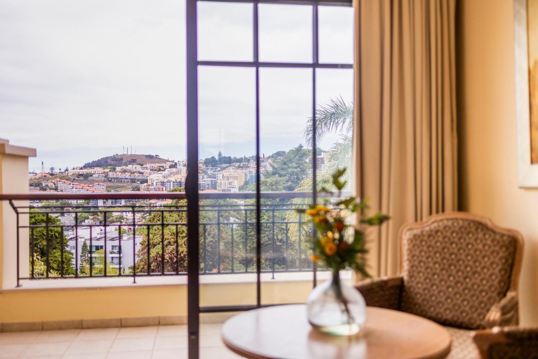Quinta Funchal Gardens - Adults Only Hotel ภายนอก รูปภาพ