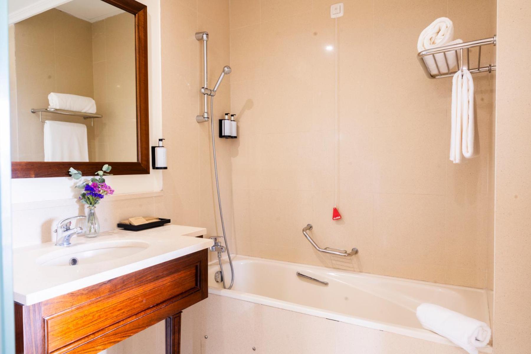 Quinta Funchal Gardens - Adults Only Hotel ภายนอก รูปภาพ